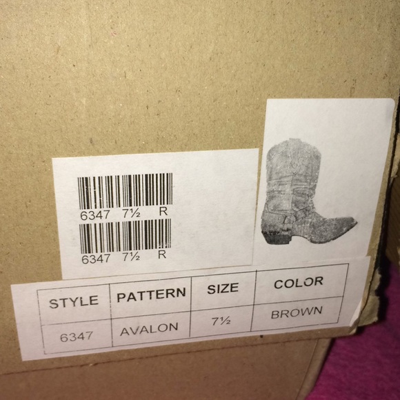 Boots - Picture 6 of 6